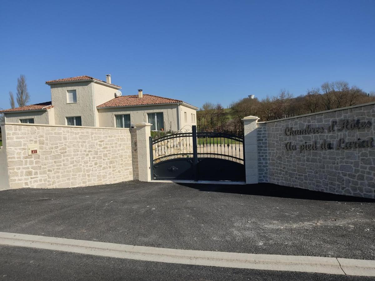 Au Pied Du Lariat Léoville Exterior foto